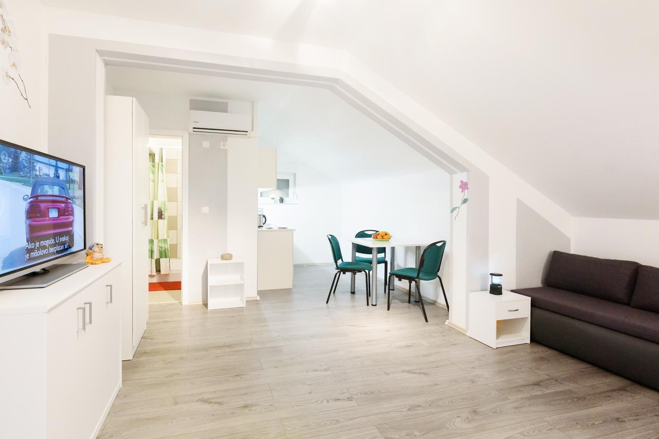 Apartmani Orhideja Gornji Karin Eksteriør billede