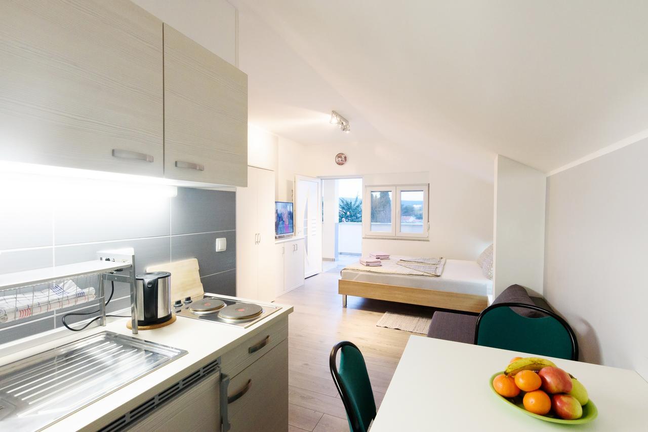 Apartmani Orhideja Gornji Karin Eksteriør billede