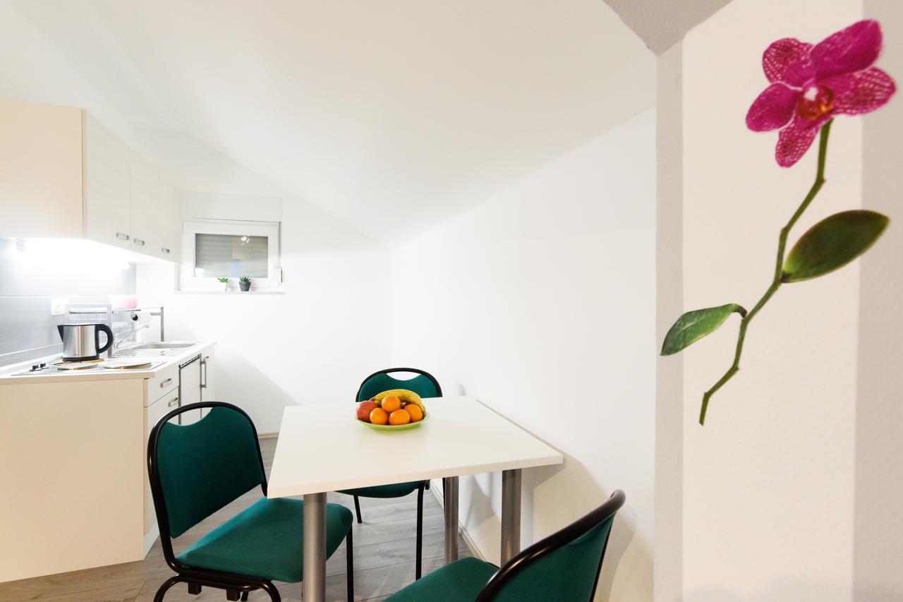 Apartmani Orhideja Gornji Karin Eksteriør billede
