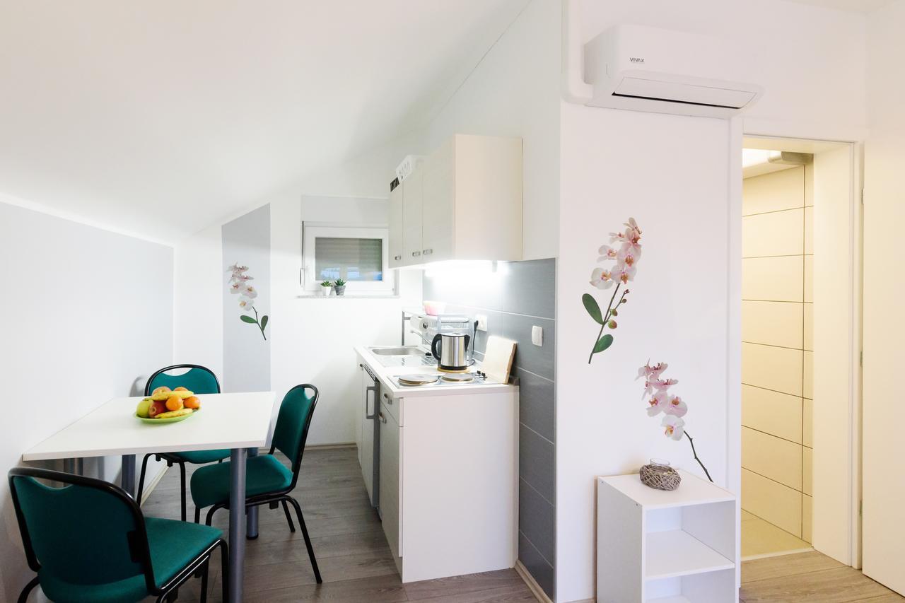 Apartmani Orhideja Gornji Karin Eksteriør billede