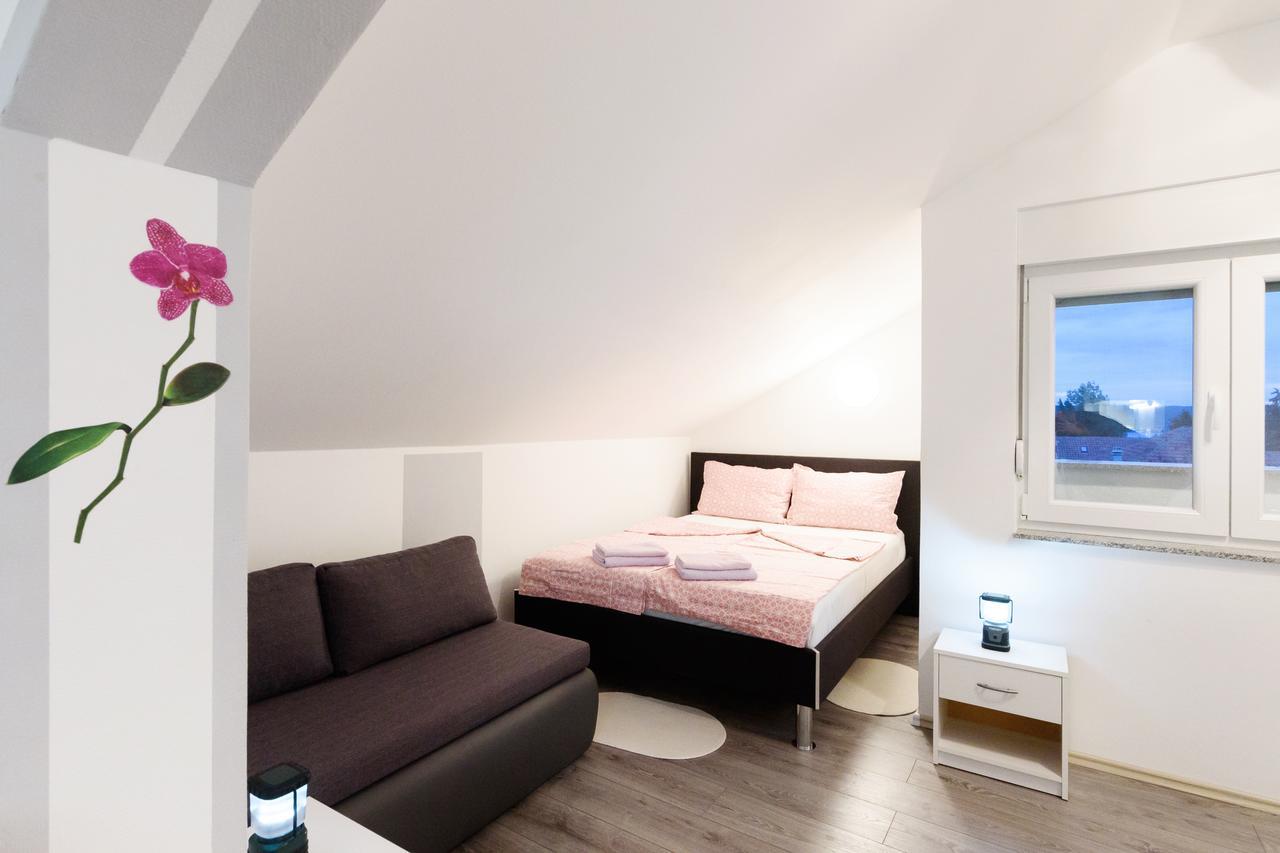 Apartmani Orhideja Gornji Karin Eksteriør billede